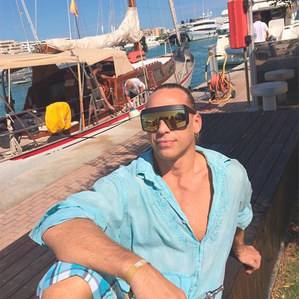 : instagram.com/natellanatella