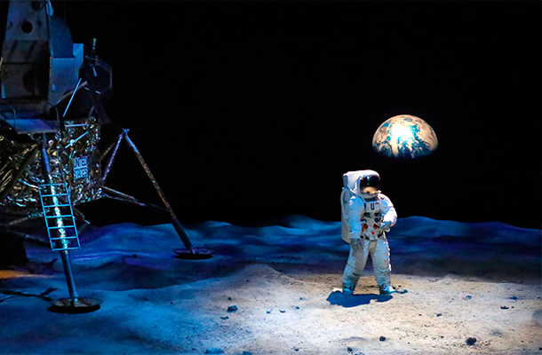 ����: GLOBAL LOOK press