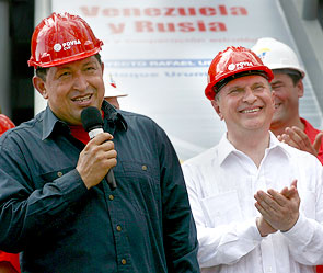 Уго Чавес и Игорь Сечин. Фото: Reuters