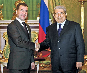 Дмитрий Медведев и Димитрис Христофиас. Фото: ИТАР-ТАСС