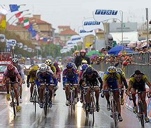 Бельгийский велосипедист погиб на гонке "Джиро д'Италия"