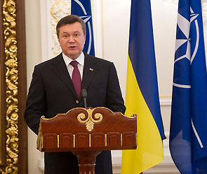 Виктор Янукович. Фото: nato.int