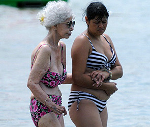 Бабушки в бикини