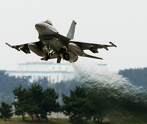 Истребитель F-16. Фото: Getty Images/Fotobank.ru