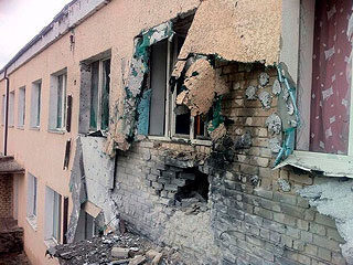 На Украине обстреляли детский дом. Видео
