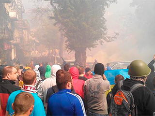 В Киеве пикетируют администрацию Порошенко