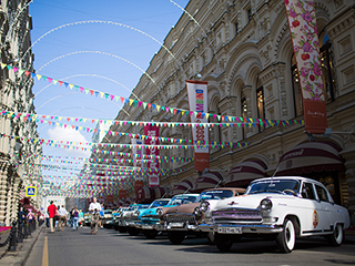 По Москве проехали советские автомобили