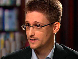 Сноуден просит Россию об убежище