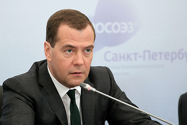Медведев рассказал о спорах с сыном