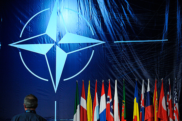 НАТО навлекает на себя ярость России