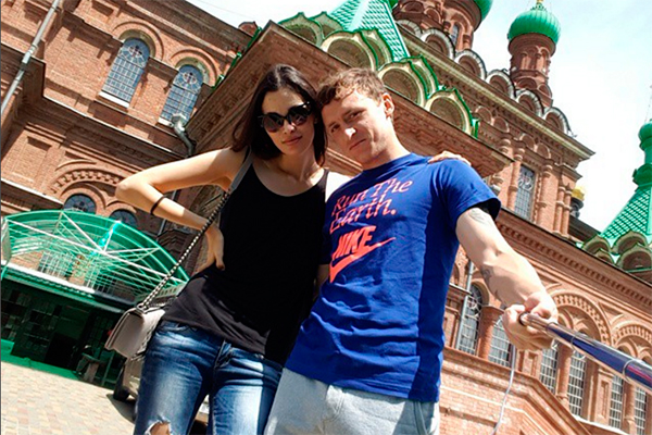 Павел Мамаев подарил жене сумку за миллион