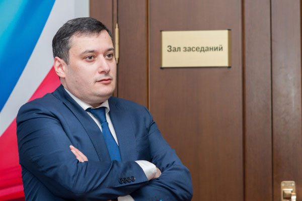 Запрет иметь бизнесменов в семье распространяют на парламентариев