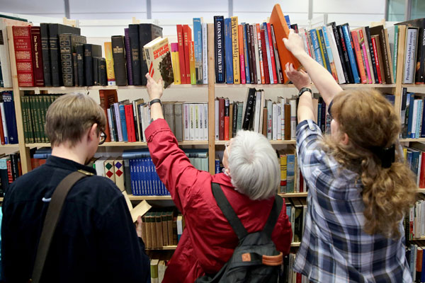 10 самых популярных книг 2015 года