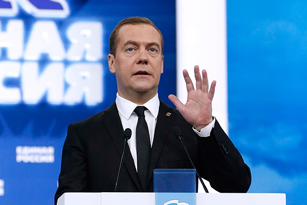 Медведев: обновление в руководстве ЕР будет продолжаться, это не КПСС
