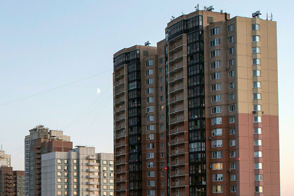 В Подмосковье обещают «аккуратно, но жестко» разобраться с застройщиками