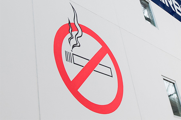 В России запретят курить на улице