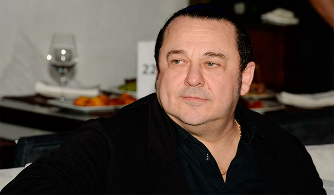 Позднее отцовство изменило 60-летнего Саруханова