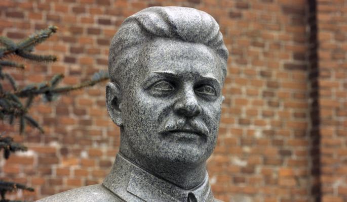 У будущего монумента репрессированным появился Сталин