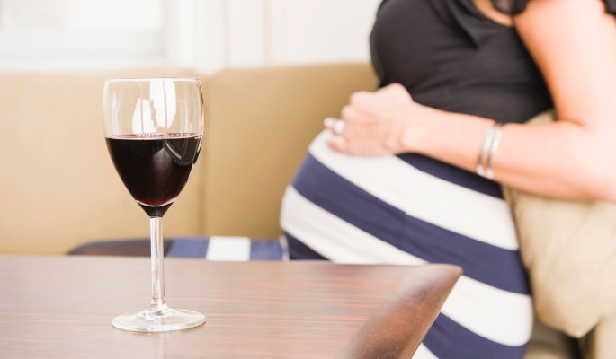 Алкоголь во время беременности: за и против