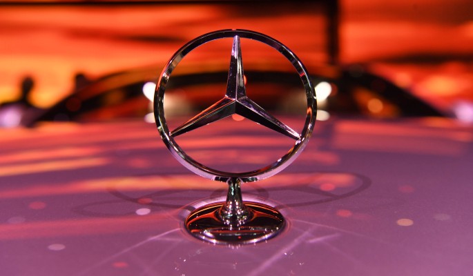 Mercedes ищет помощи в России