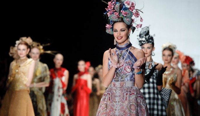   russia fashion  week mercedes-benz   