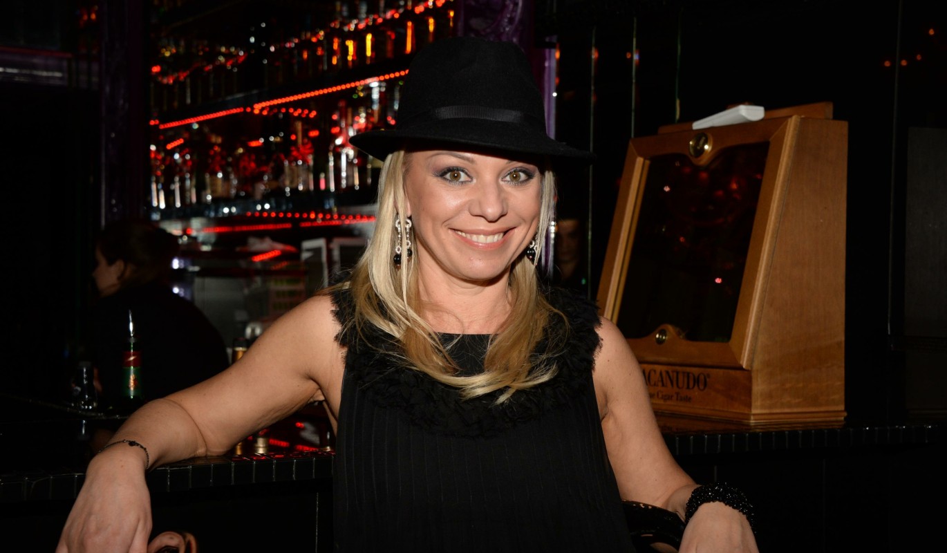 "Эталон сексуальности": 56-летняя Салтыкова в бикини довела народ до экстаза