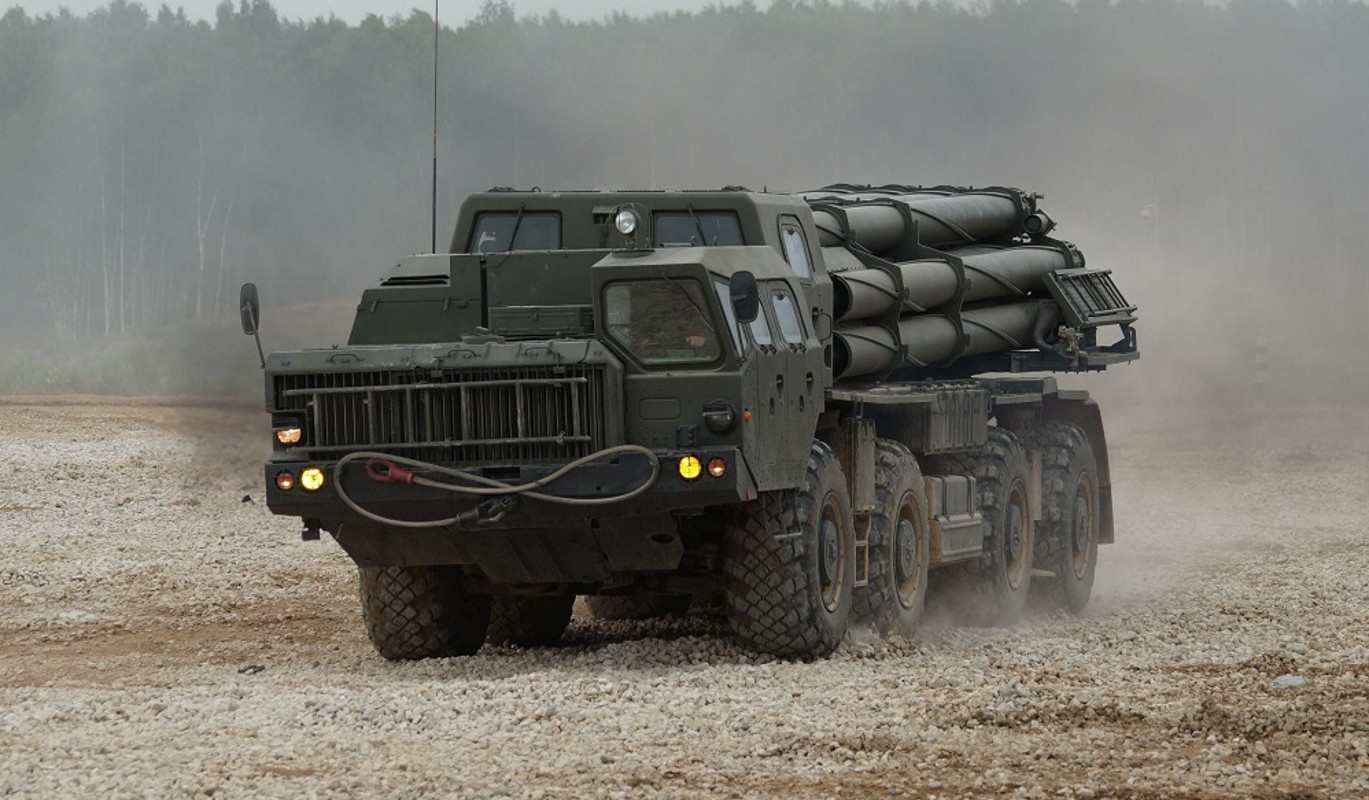 Удары РСЗО "Смерч" по позициям ВСУ сняли на видео