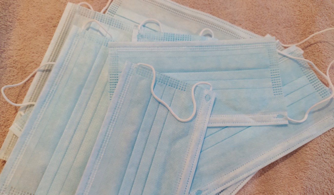 В России растет доля более заразных вариантов "омикрона". Ждать ли новых ограничений? 