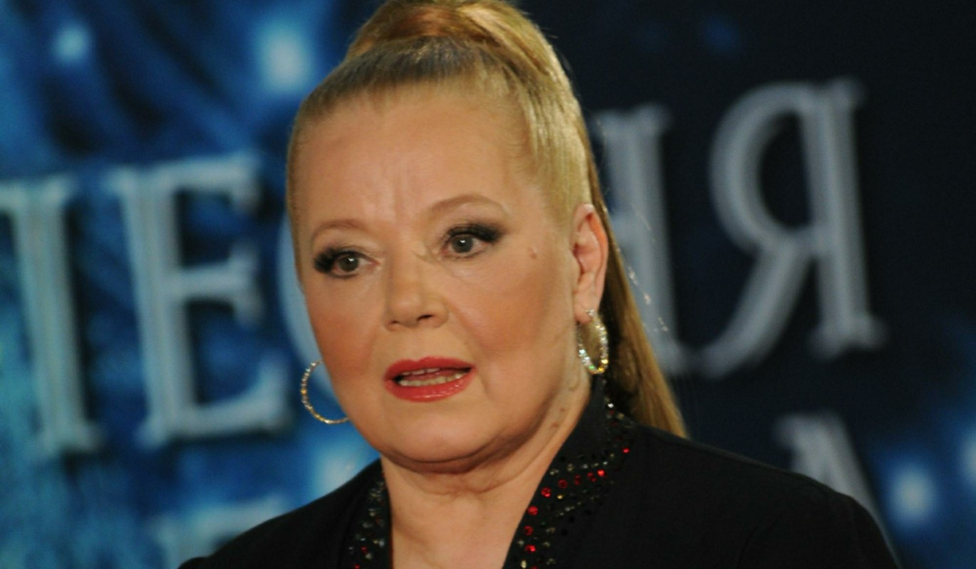 Вдовец выставил на продажу шикарный особняк покойной Сенчиной