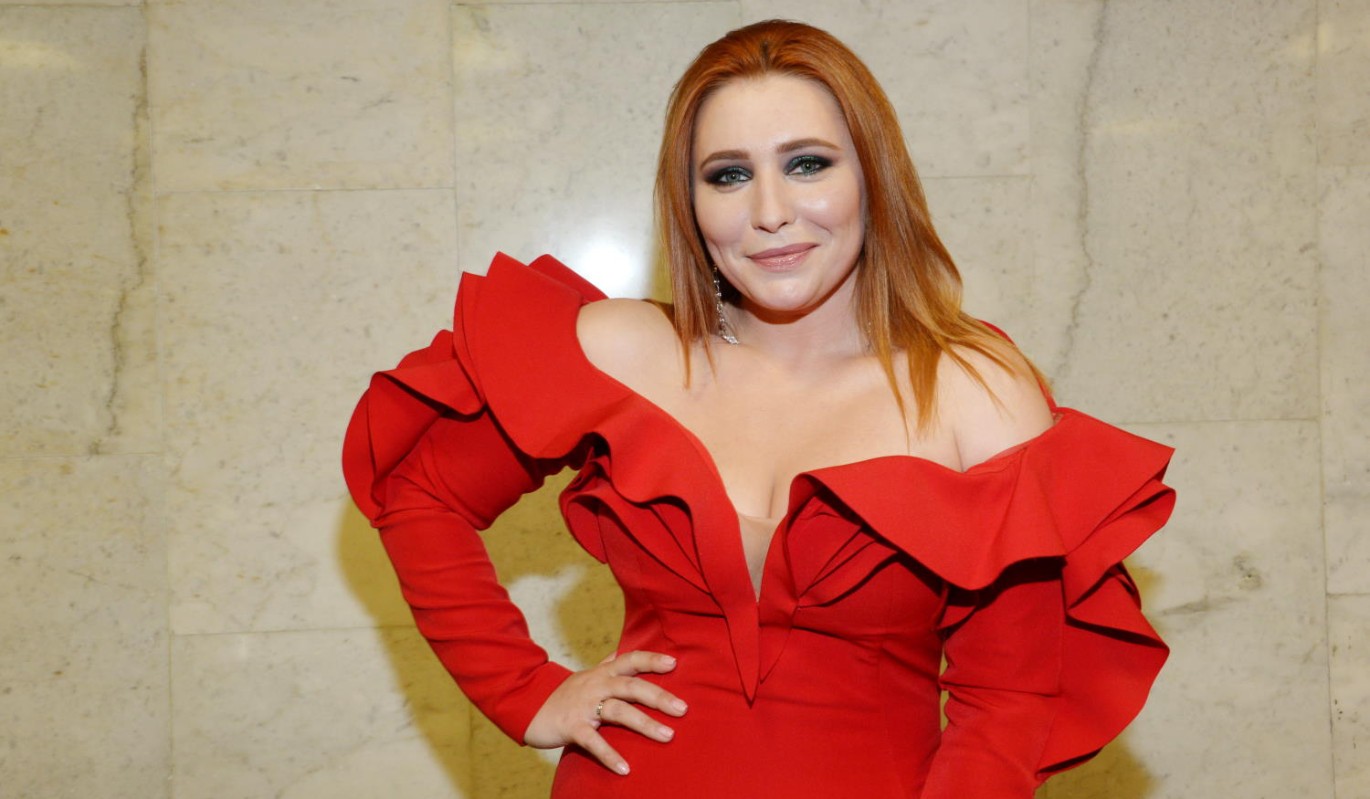 "Лучше не смотреть телефон мужа": звезда "Голоса" о брачном договоре и разводе 