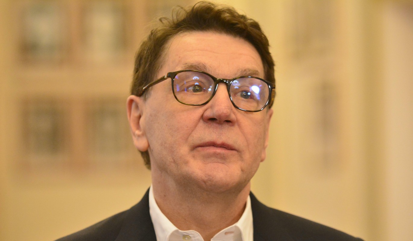 Жена прокомментировала драку Маковецкого с Максаковой на борту самолета