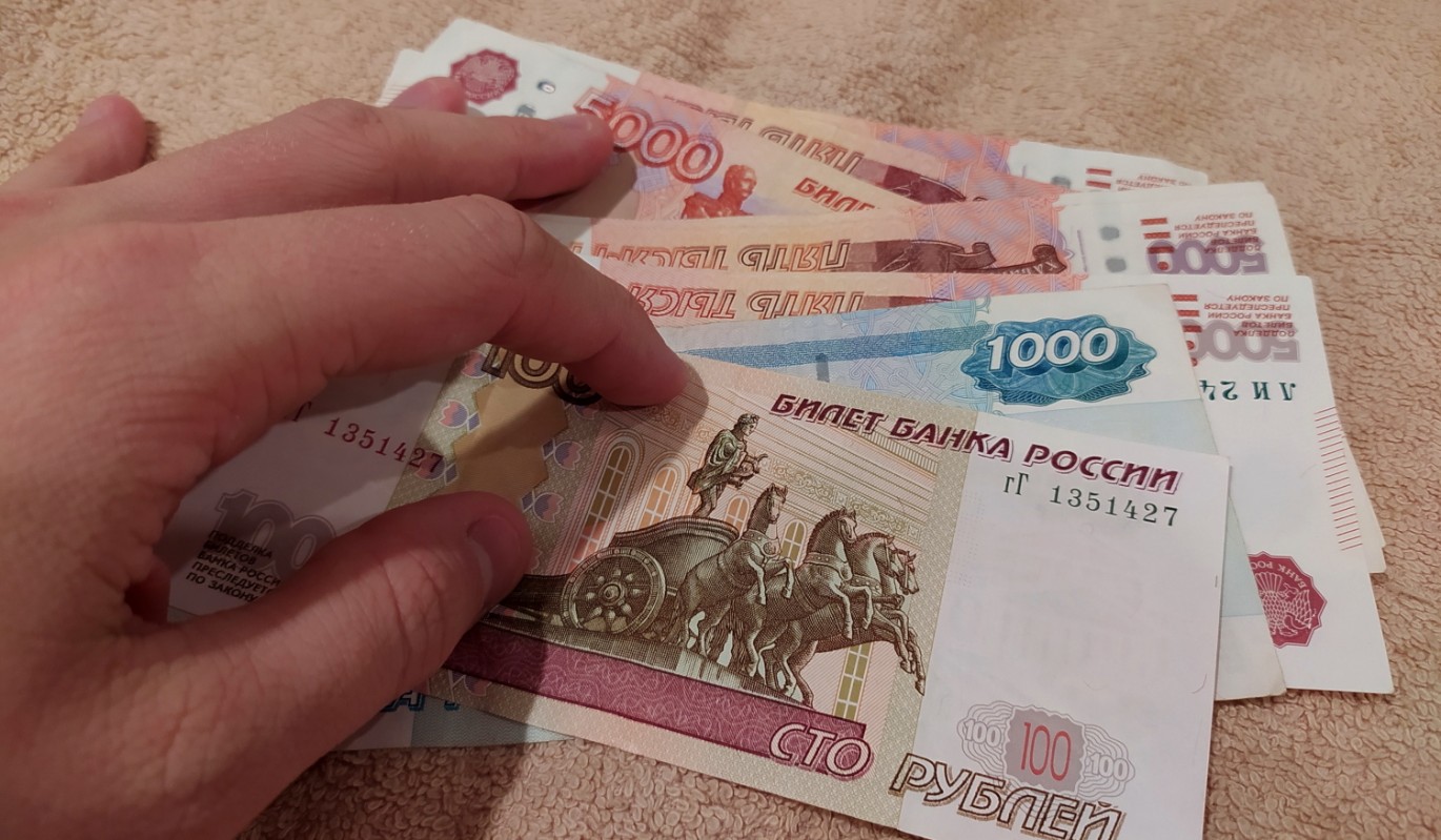 Оплата 1000 в день. Деньги за детей в 2023 году. Выплаты пенсионерам Донбасса по 20 тысяч. Выплата детям к новому году по 5 тысяч. Федеральная выплата 450 тысячи рубле.
