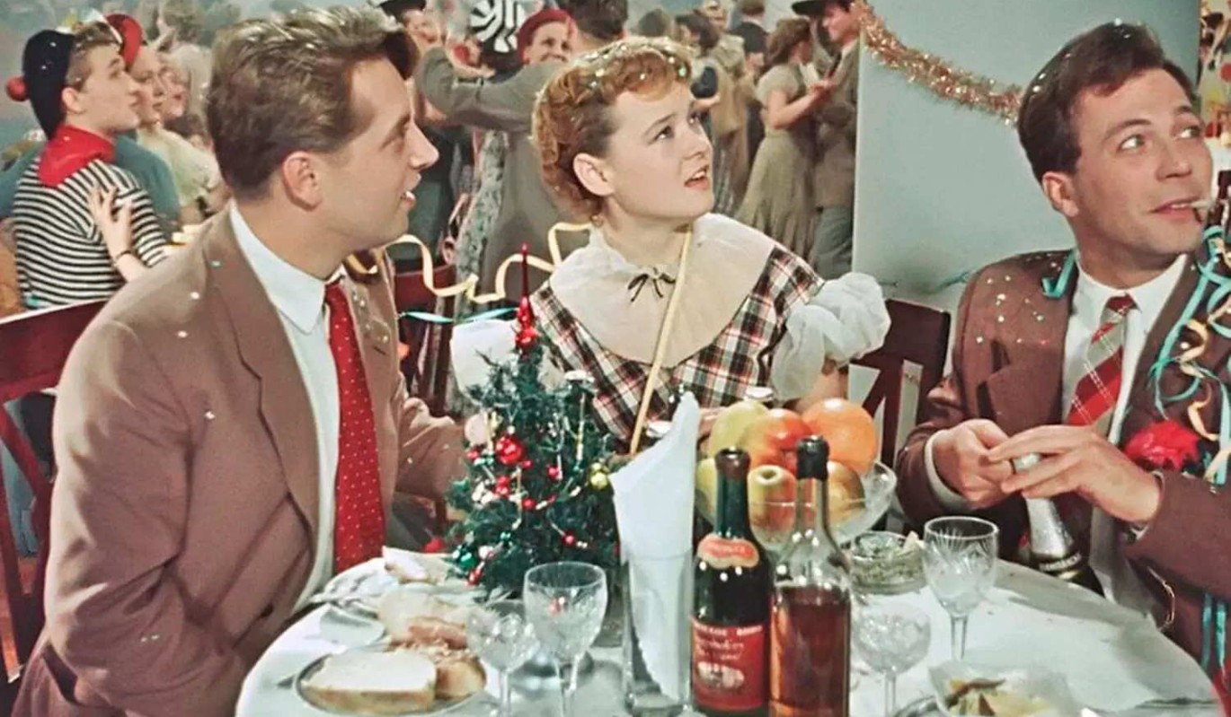 Тест: отгадайте советский фильм по новогоднему застолью