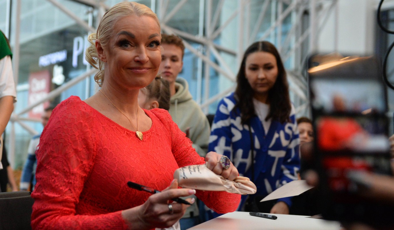 Рыдающая из-за опухоли у домработницы Волочкова всполошила всех врачей Москвы