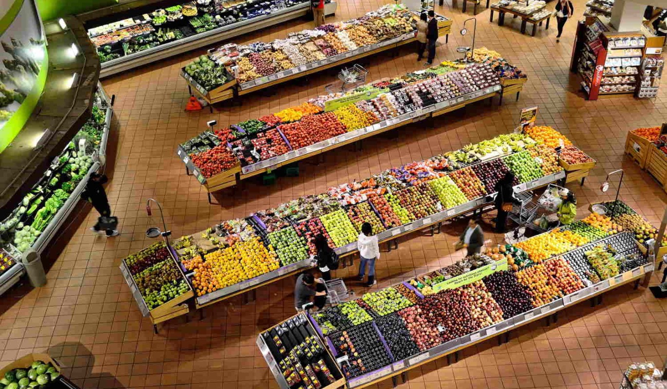 Зависимость от импорта: почему весной растут цены на фрукты и овощи