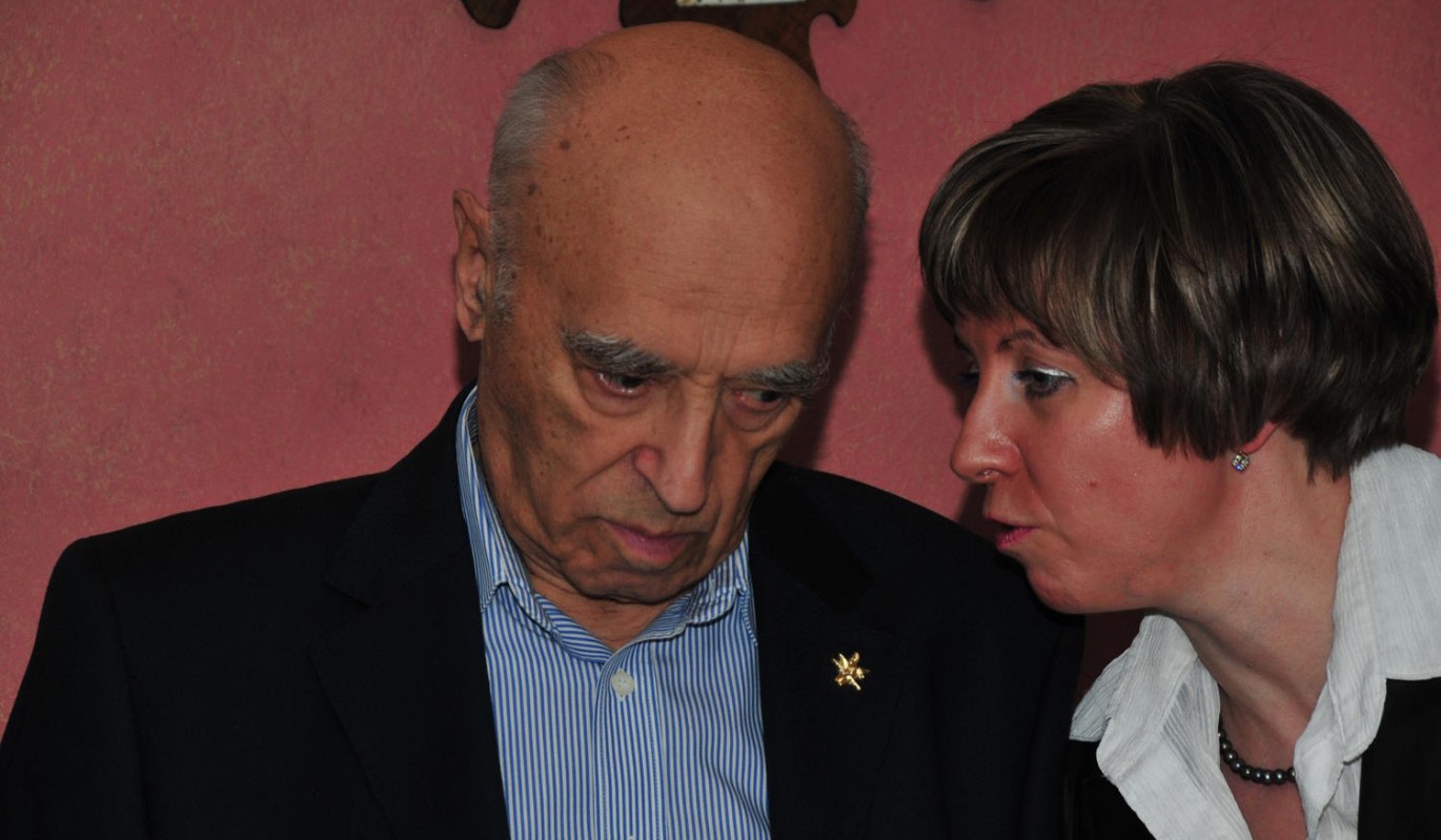 Похоронят в одной могиле: тело вдовы Этуша решено кремировать 