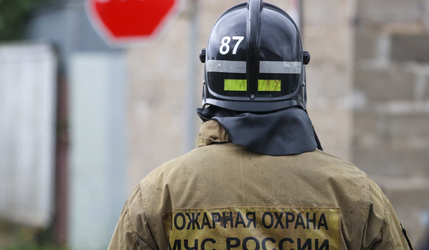 В Москве на ВДНХ загорелось здание