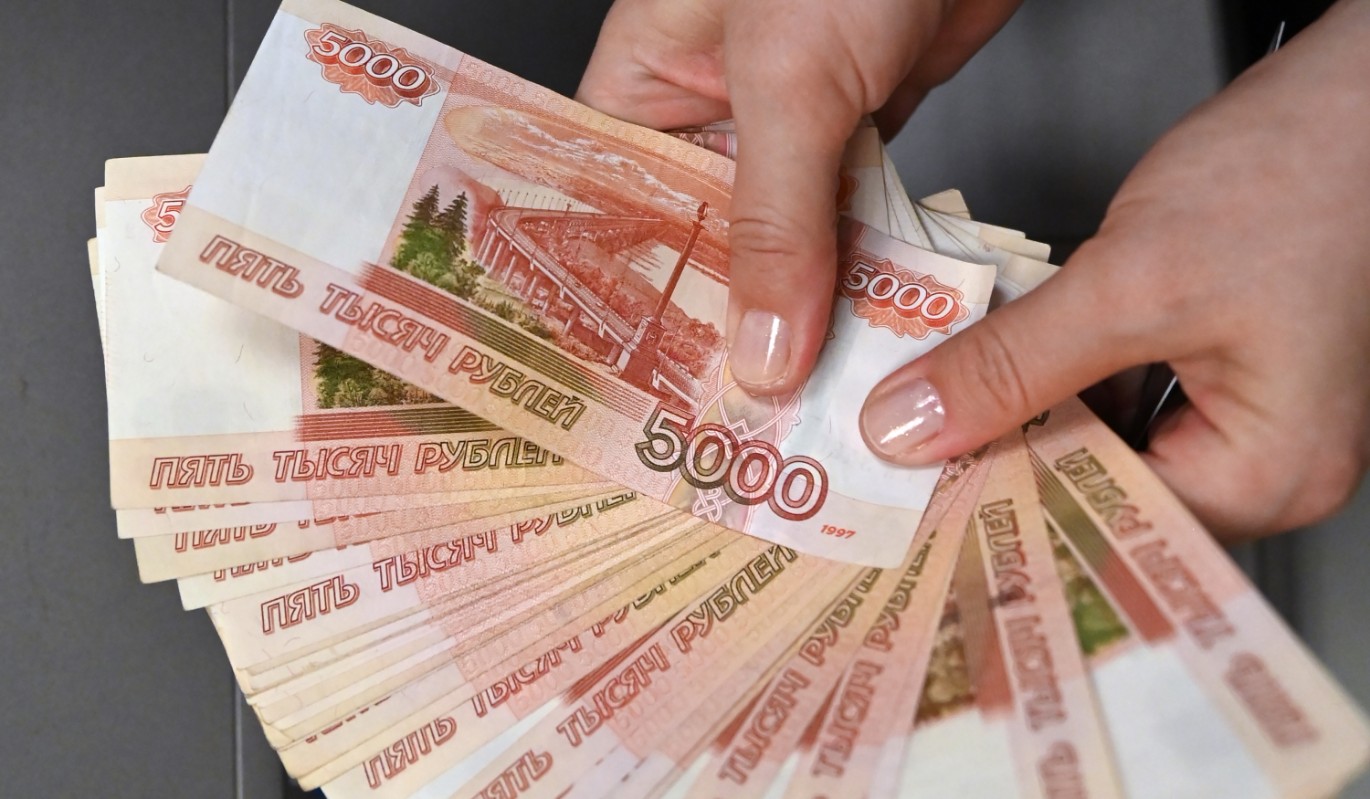 Найти себя в онлайне: топ-7 профессий, которые позволяют зарабатывать в 2024 году