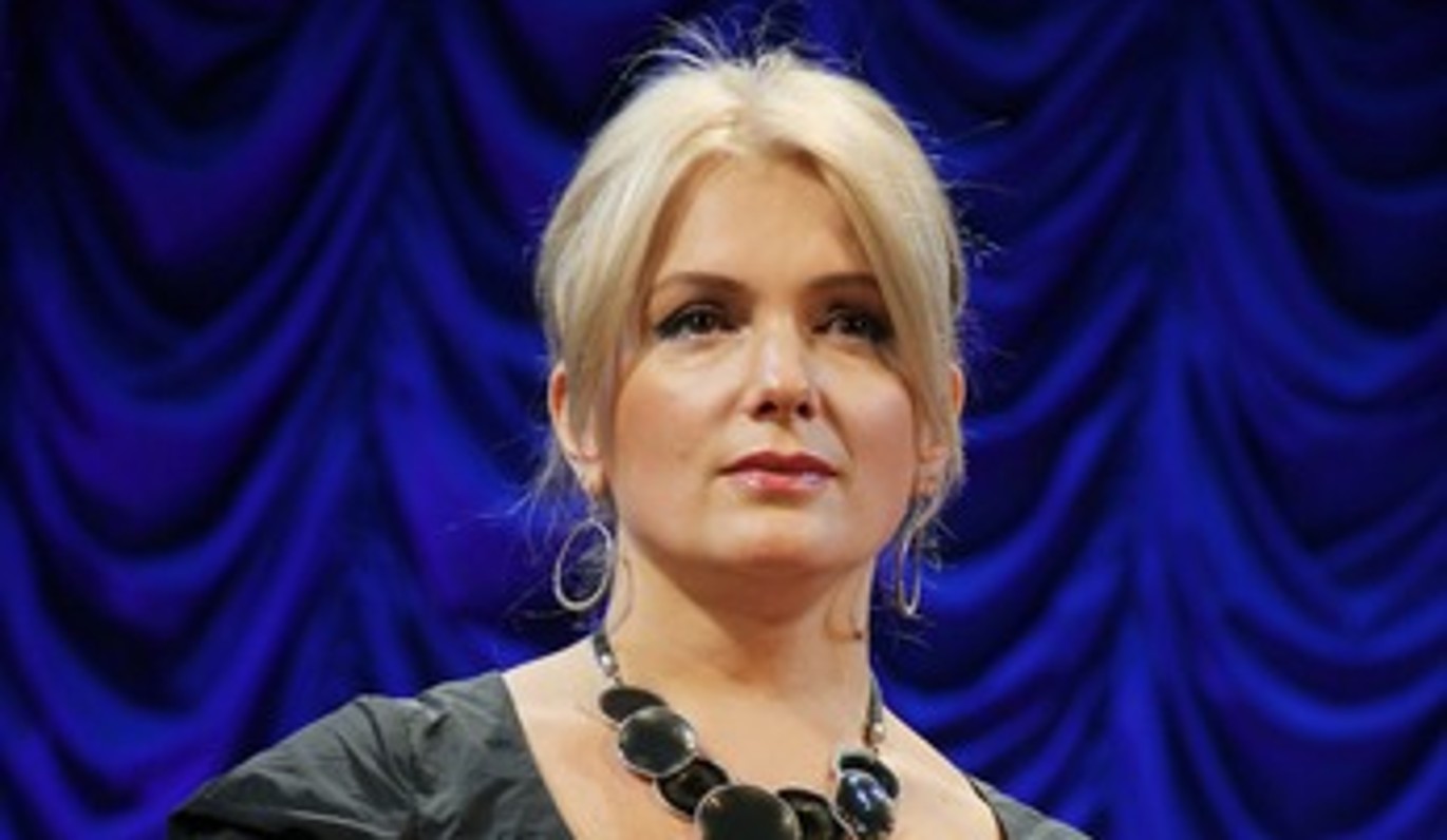 Помолодела на 20 лет: народ не признал резко изменившуюся Порошину