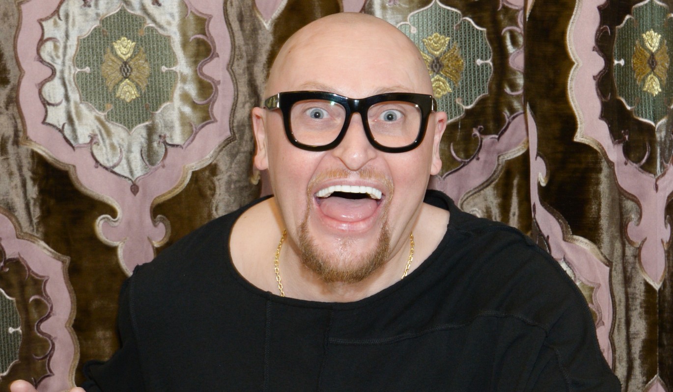 "Собака старая!": Айза набросилась на Шуру из-за скандала на федеральном канале