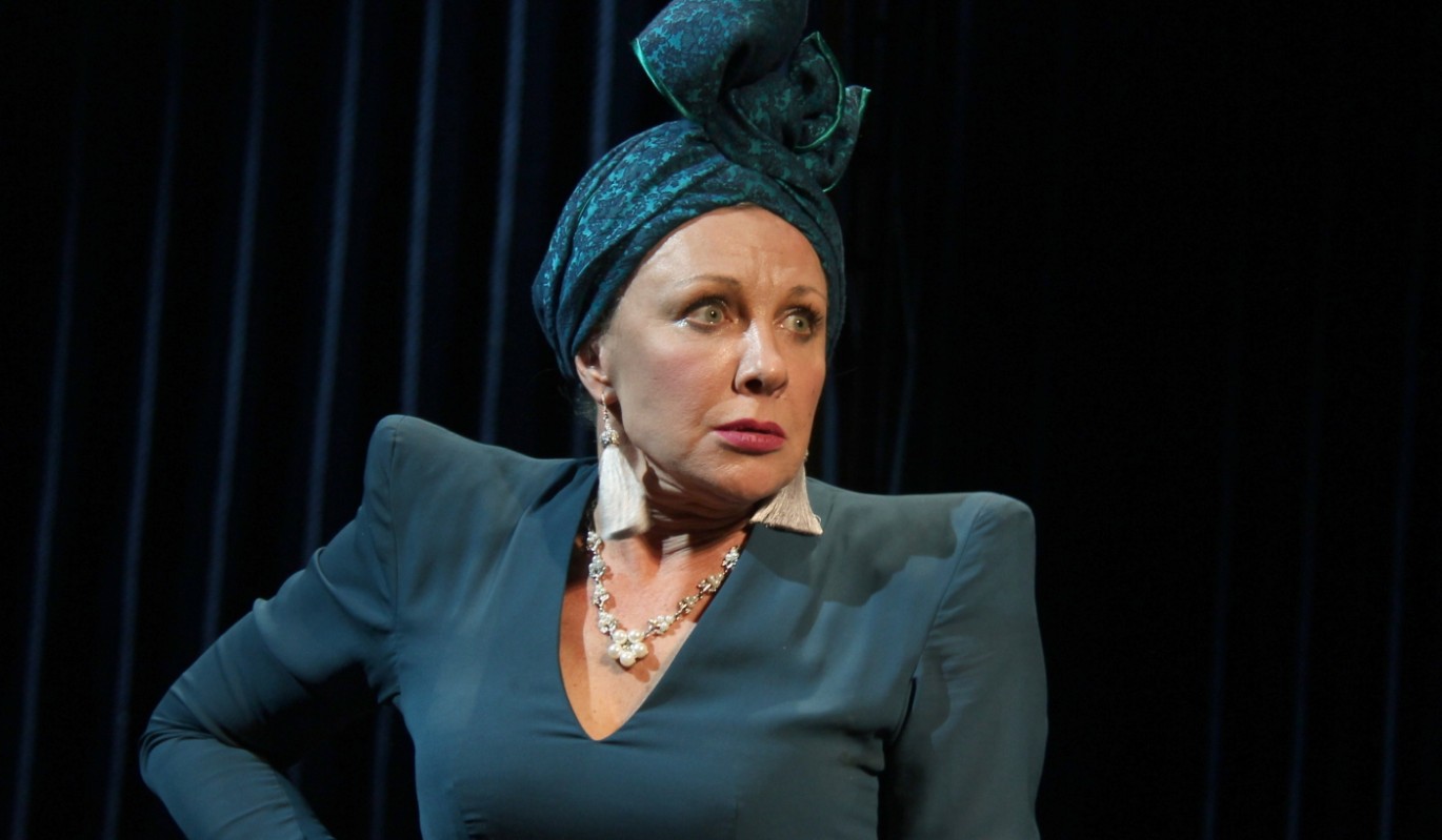 Самая красивая в мире: сын Елены Яковлевой пойман на ласках с соседкой