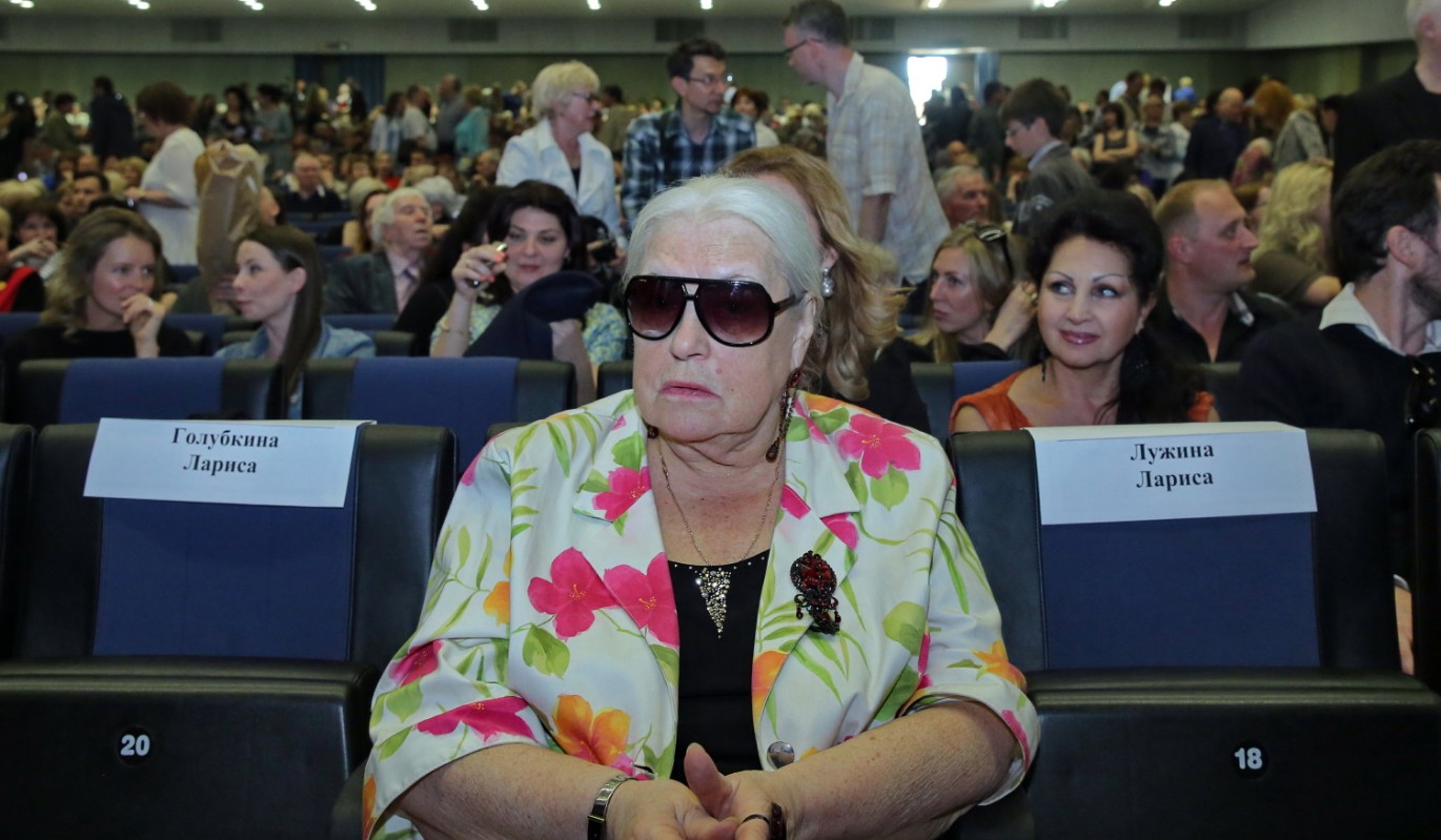 Обида на весь мир: родные Федосеевой-Шукшиной рвут наследство на части