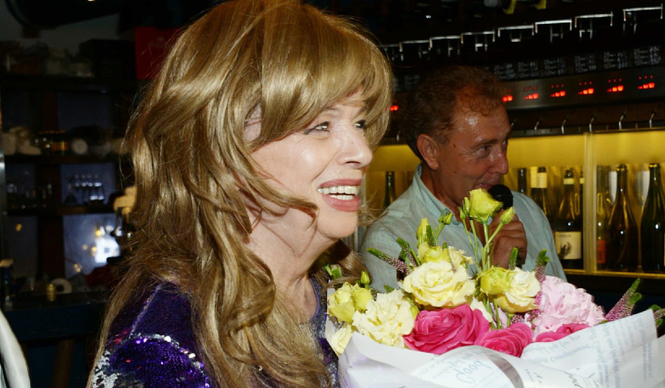 Елена Преснякова поздравила читателей "Дни.ру" с Новым годом