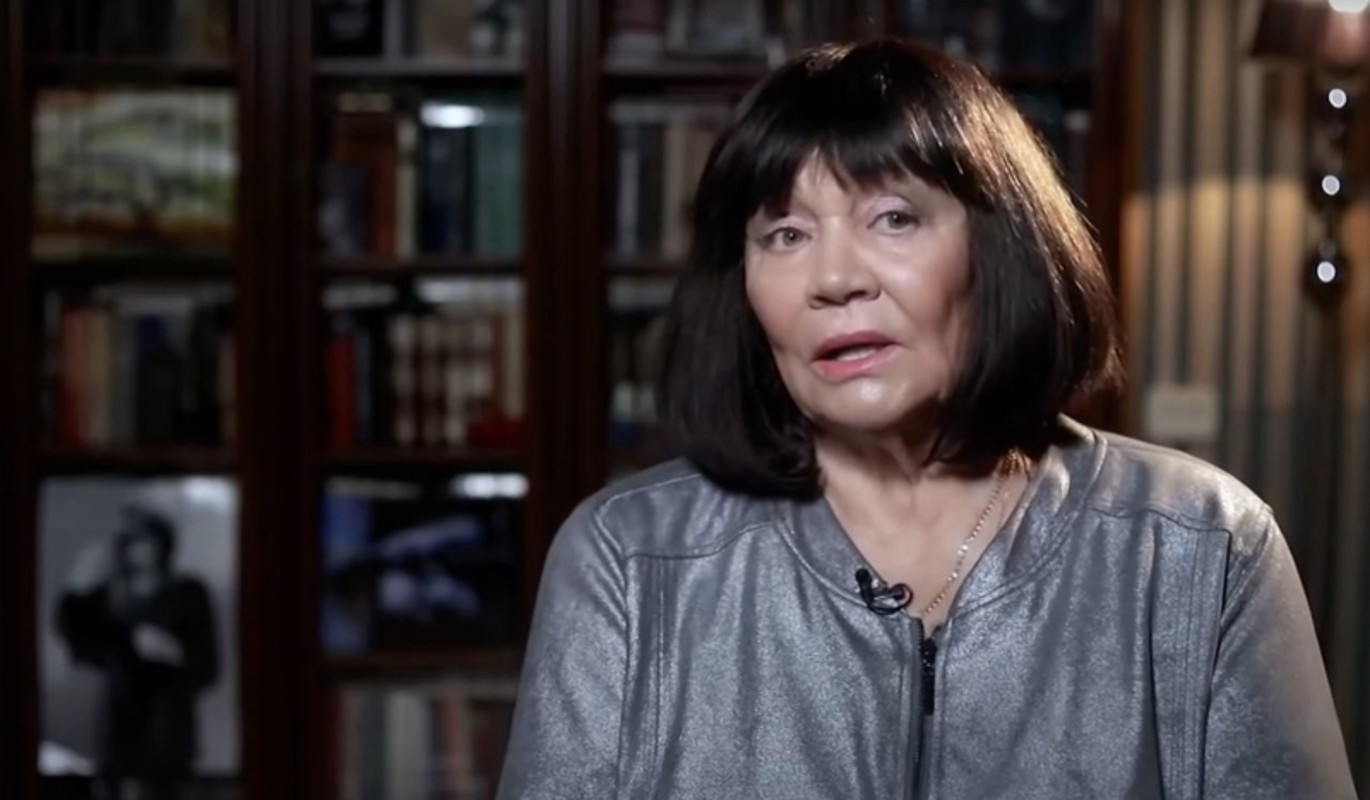 Лариса Лужина поздравила читателей "Дни.ру" с Новым годом