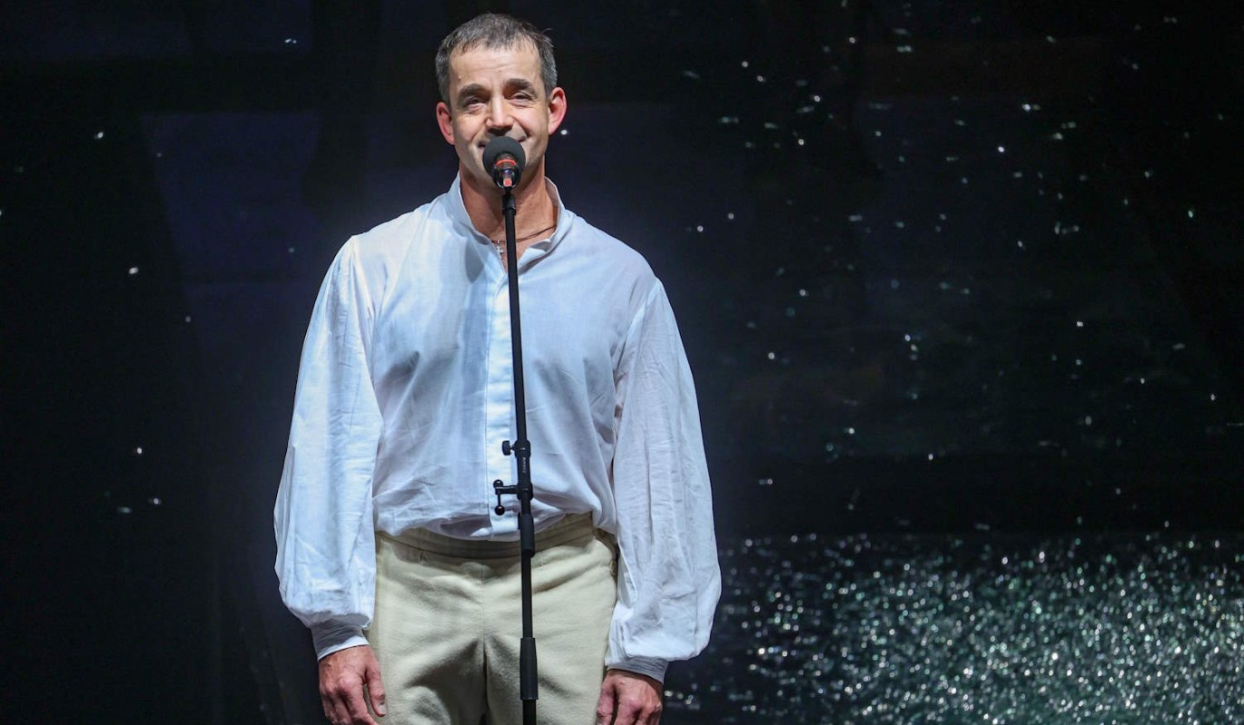 Мошенники "обули" мастера: Дмитрий Певцов лишился денег