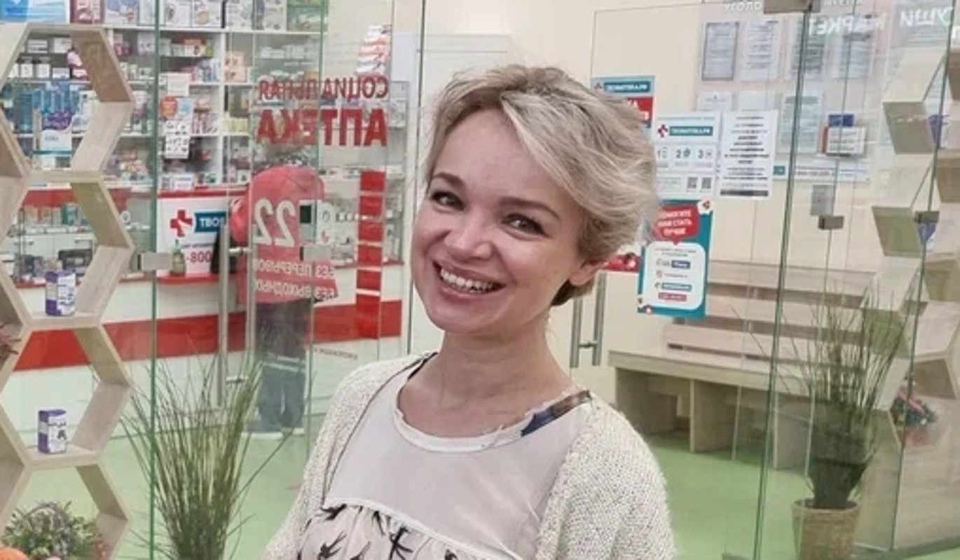 Задравшая ноги Цымбалюк-Романовская предалась утехам в постели