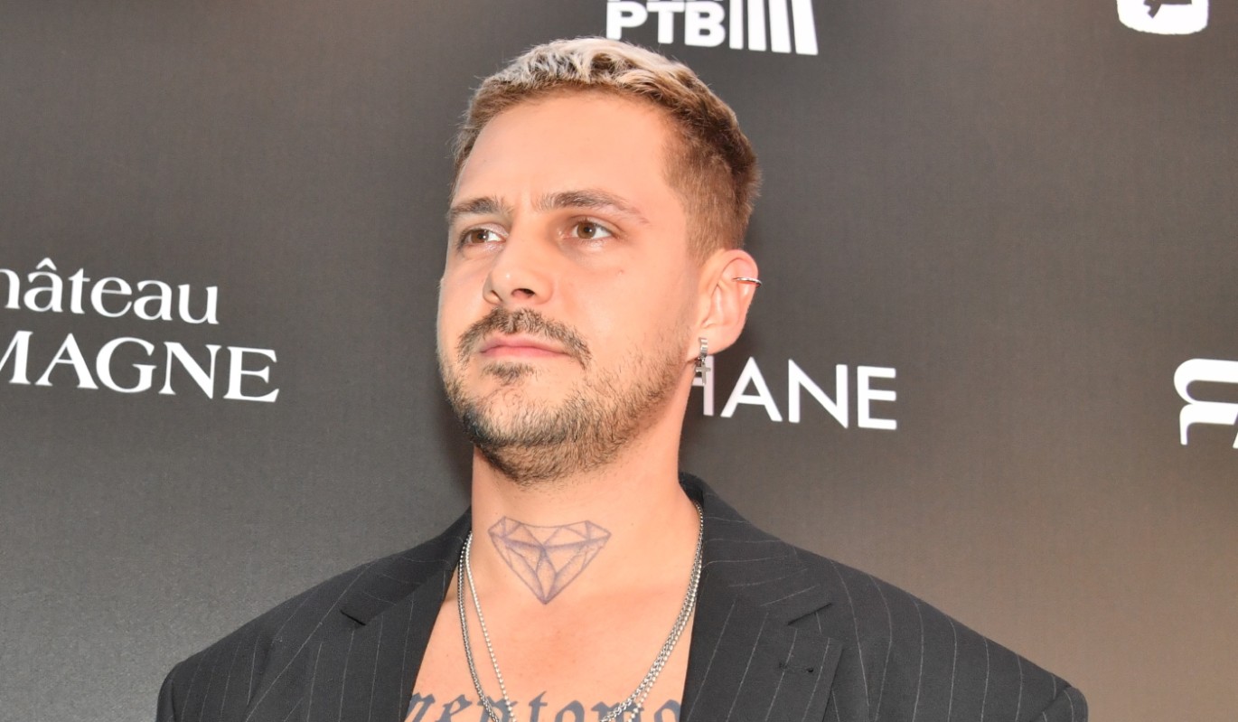 Жена родила сына, а он за старое: актер из "Холопа" Бикович по уши вляпался