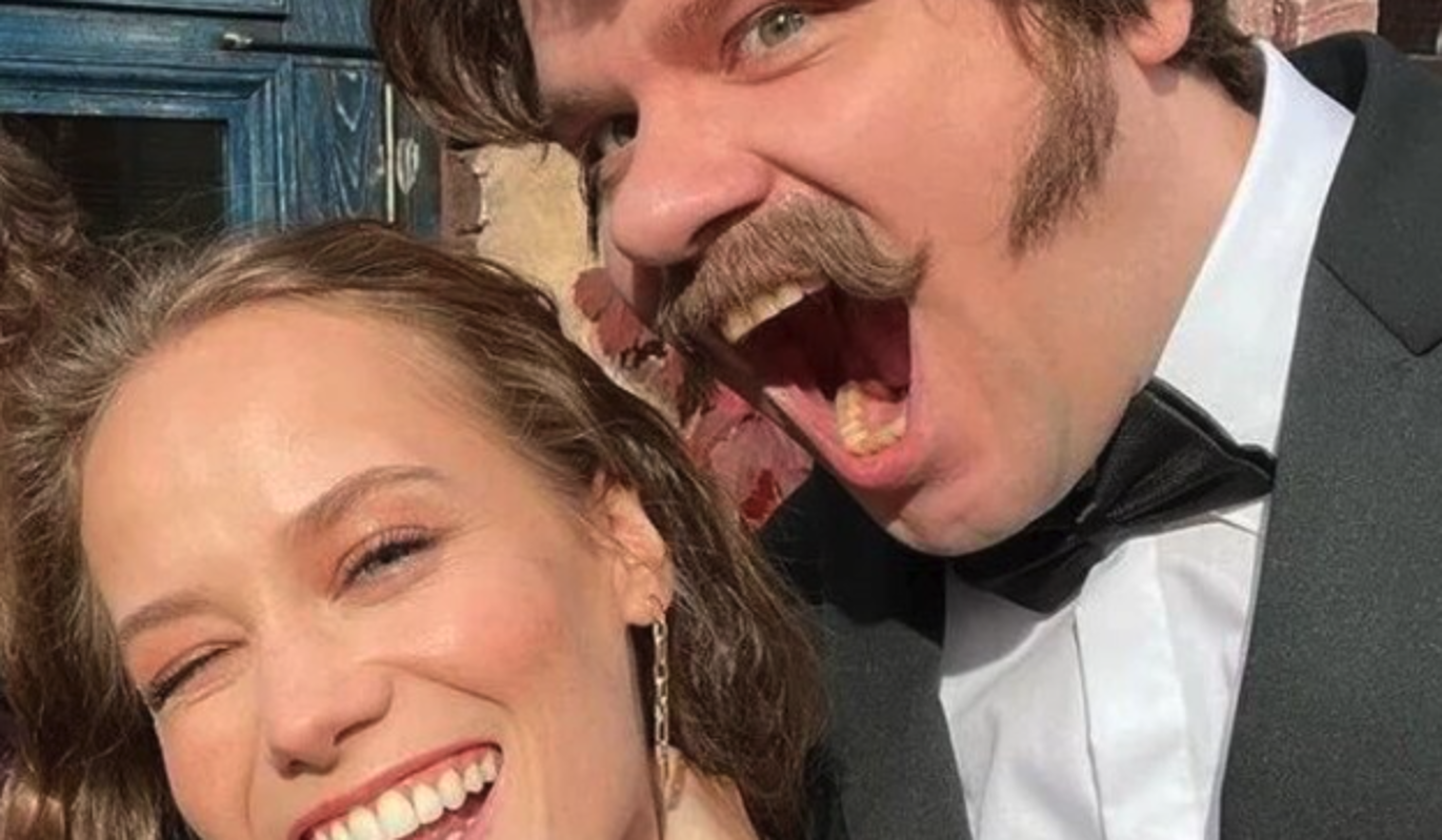 Молодая жена Гарика Харламова очаровала россиян фигурой в купальнике