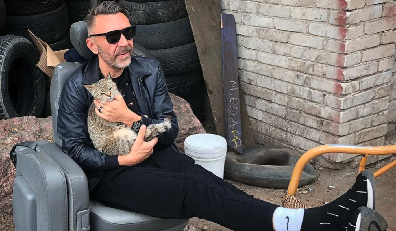 Найдены подтверждения слухам о воссоединении Шнурова с женой после развода