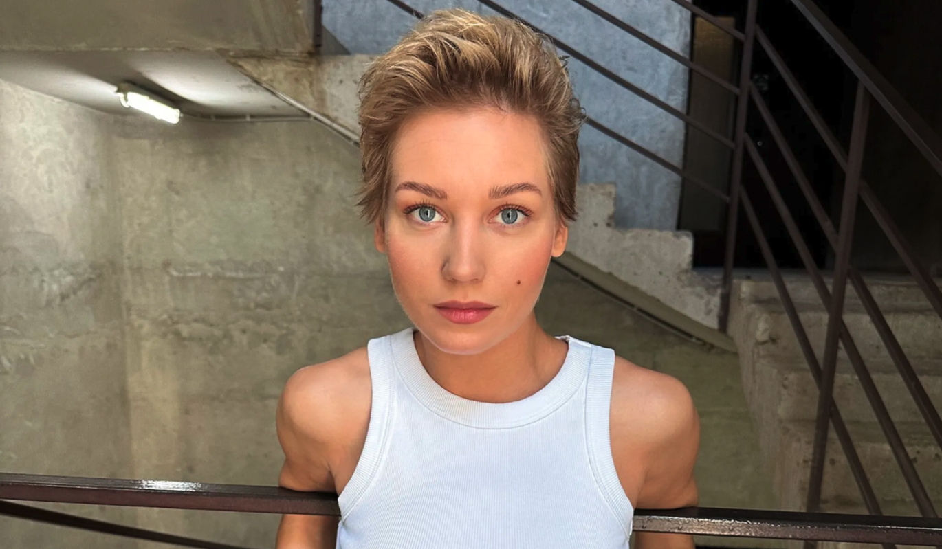 Вышедшую в свет после травмы Асмус застали в объятиях известного актера